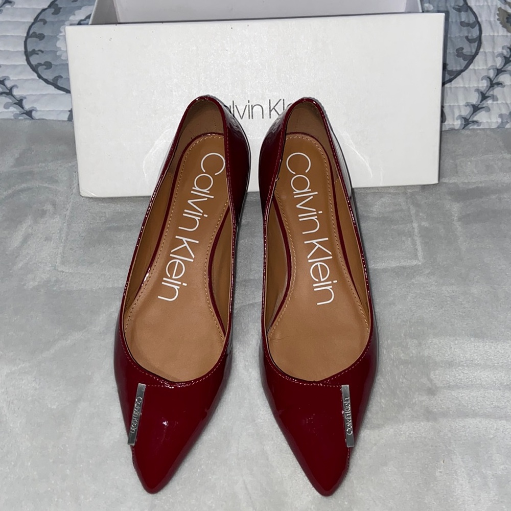 EUC CK elegant flats